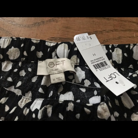 Loft drawstring lounge shorts. Size M. Black and white print. - Picture 2 of 2